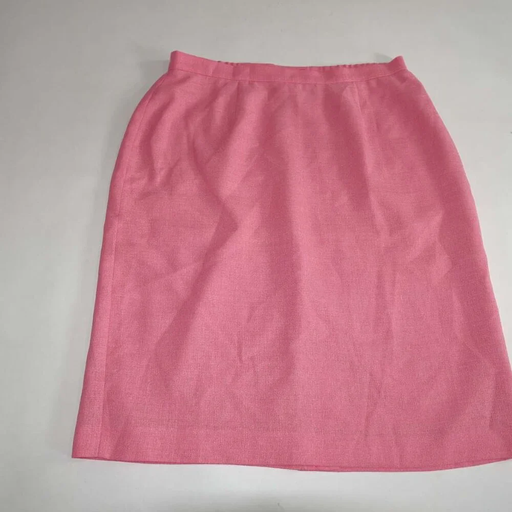 Le Suit Coral Pink Two-Piece Skirt Set - Picture 2 of 8